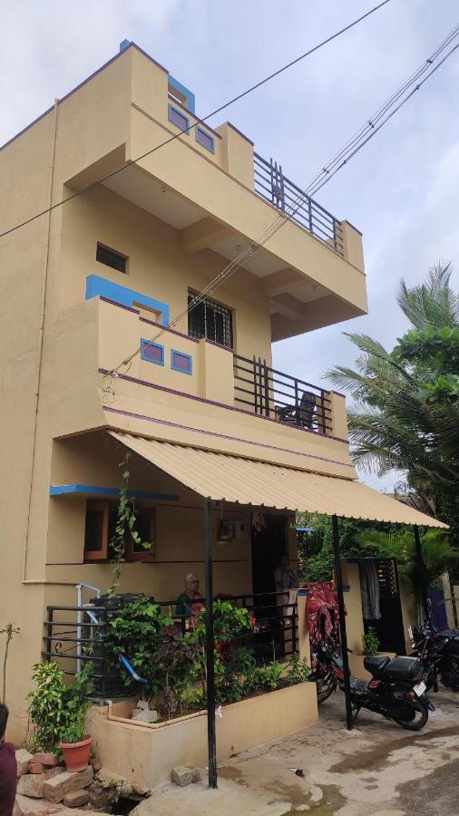 Vinayaka Homestay Hampi Exterior photo